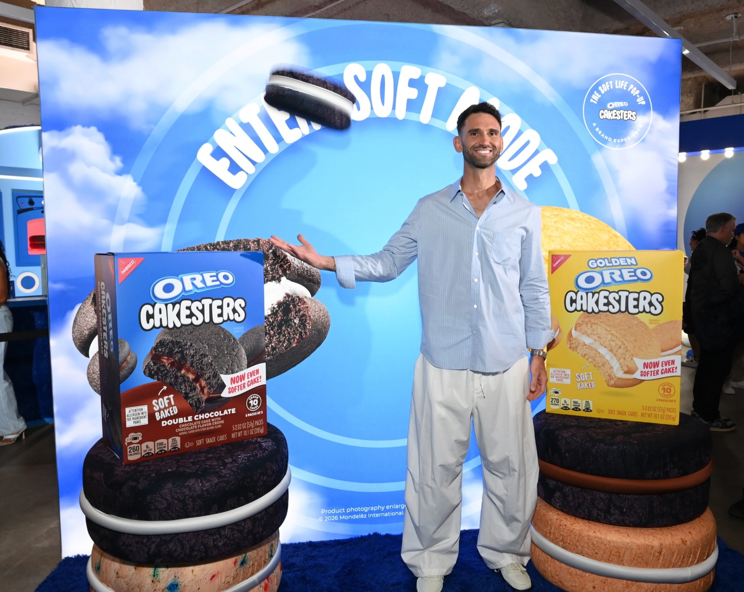 OREO CAKESTERS “Soft Life” Pop-Up VIP Launch with Soft Bar hosted by Carl Radke was posted to the gallery
